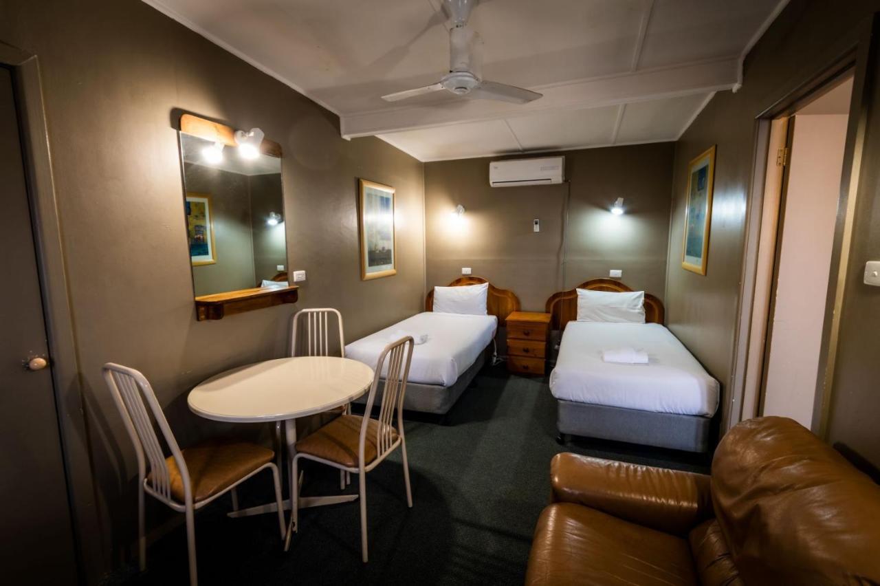อาร์ดีนัล โมเทล Motel เวสต์ไวอาล็อง ภายนอก รูปภาพ