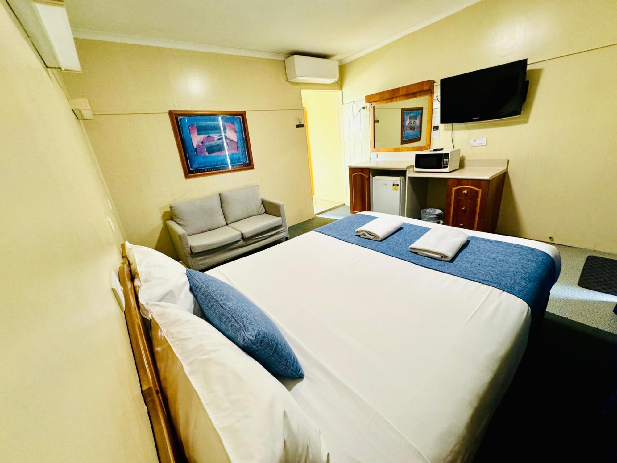 อาร์ดีนัล โมเทล Motel เวสต์ไวอาล็อง ภายนอก รูปภาพ